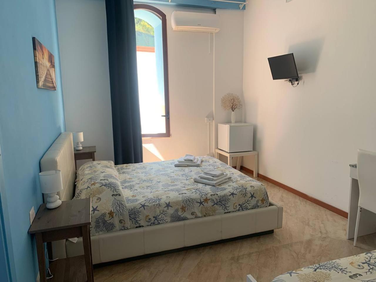 Borgomarino'S Room Cefalù Εξωτερικό φωτογραφία